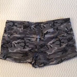 MILEY CYRUS CAMO shorts juniors size 15